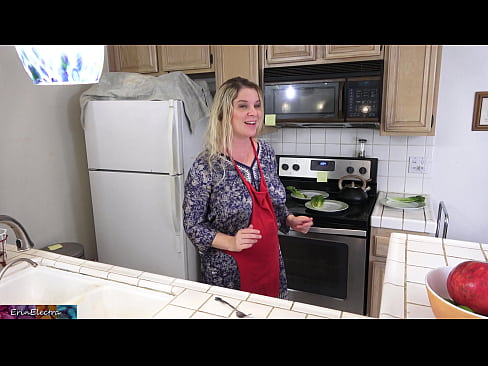 ❤️ A madrasta a ordenhá-lo na cozinha antes do seu encontro ️❌ Apenas porno em porno pt.pornplaybb.ru